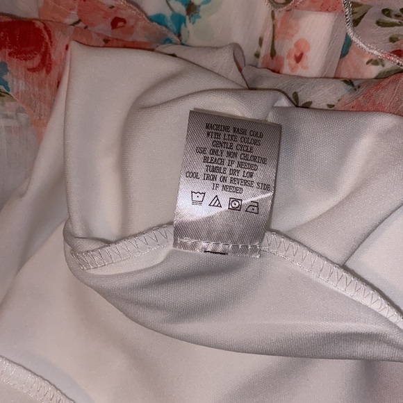 Juniors Dress. Almost Famous. Medium. Never worn - Picture 6 of 7